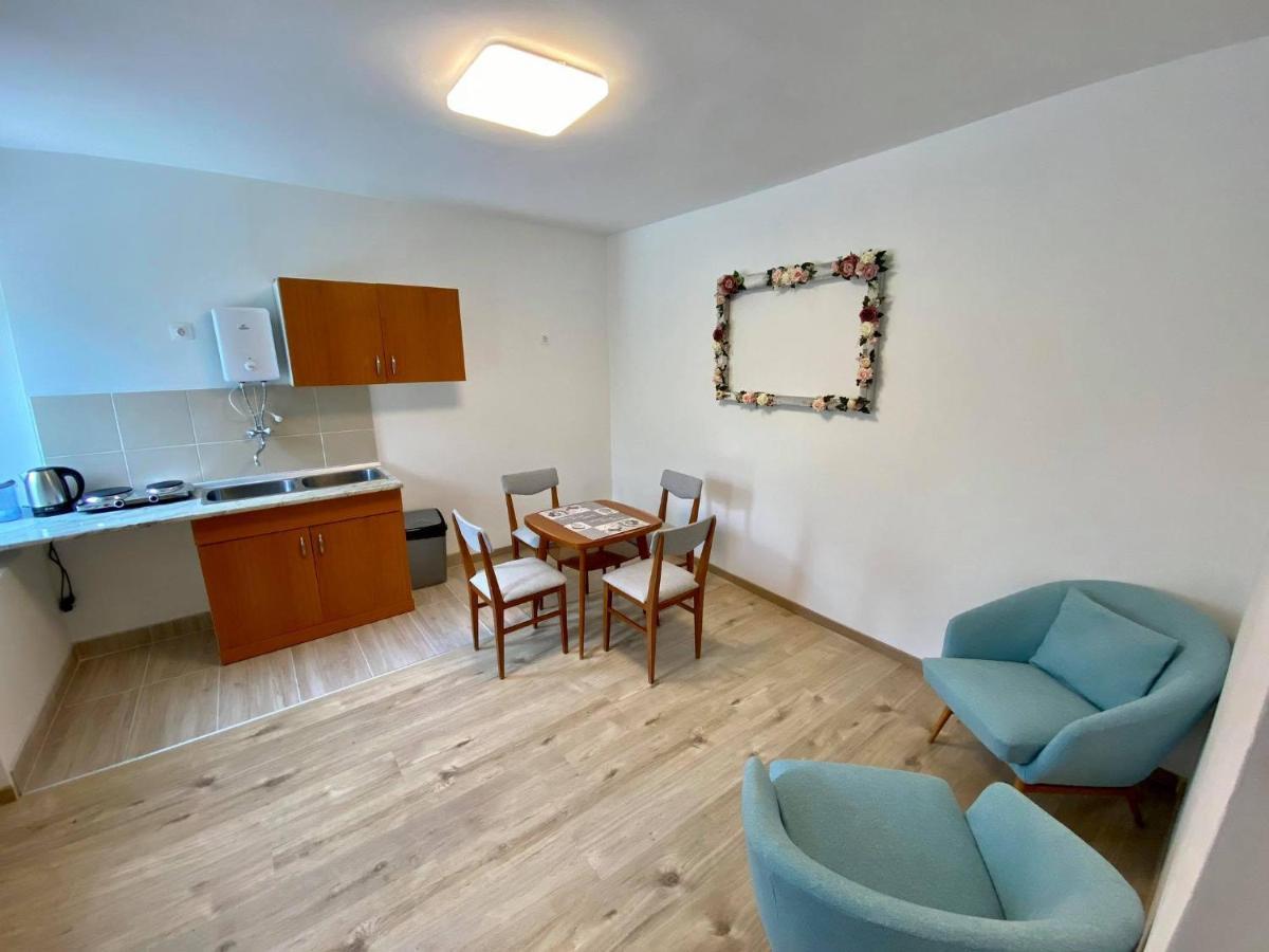 Roselio Garden Apartment Heviz Exterior photo